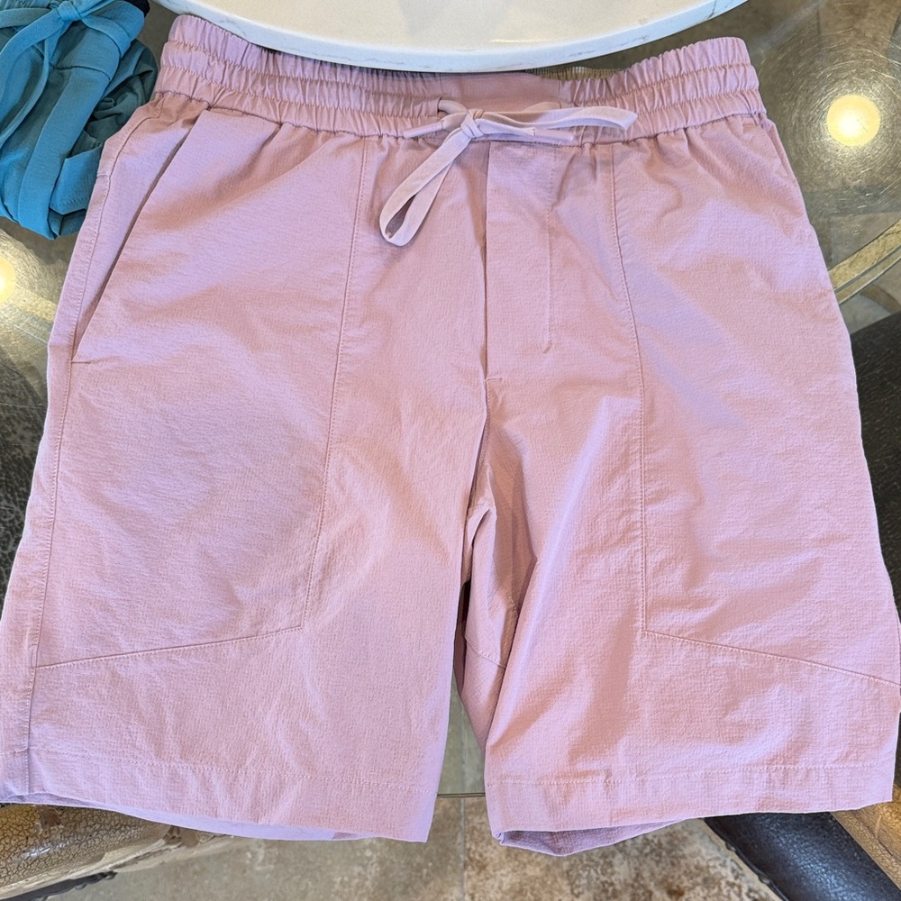 Lululemon men shorts